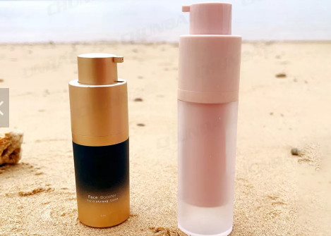 Une bouteille crème privée d'air étanche de bouteille privée d'air cosmétique de l'once 30ml